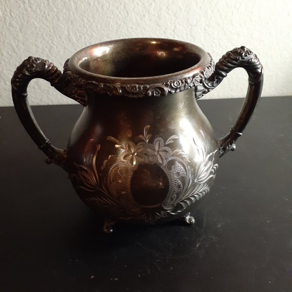 EXQUISITE RARE Antique Dated 1924 Ornate Bombay & Co Silver 8" Pedestal Pitcher - Picture 6 of 8